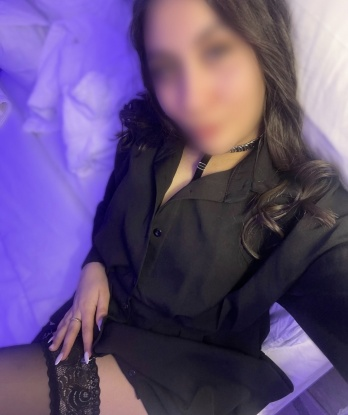 Сладкая блондинка ждет тебя для того, чтобы воплотить в жизнь твои самые смелые фантазии. Отдохни от повседневной рутины в моих объятиях! 2265, 20 лет